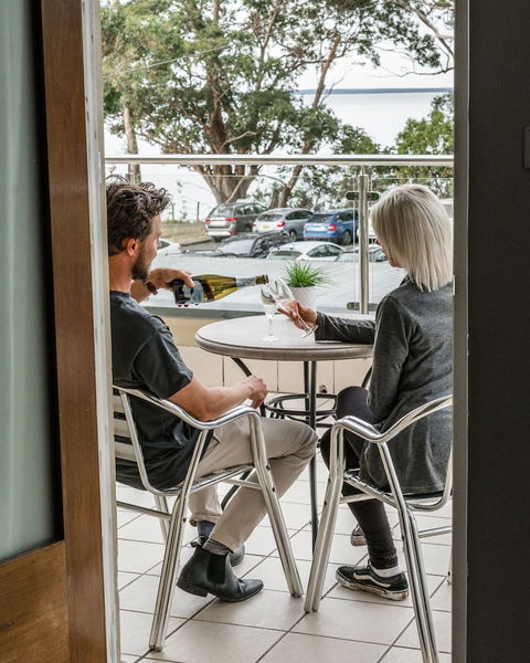 The Huskisson - Stayed 6