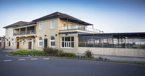 The Huskisson - Stayed 1