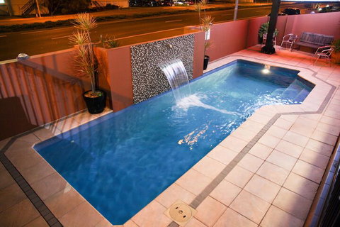 Rocky Resort Motor Inn - Stayed 5