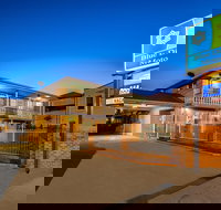 SureStay Hotel by Best Western Blue Diamond Motor Inn - Stayed