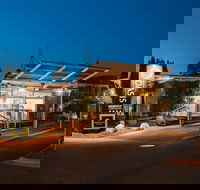 Majestic Oasis Apartments - Stayed