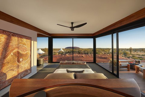 Longitude 131 - Stayed 7