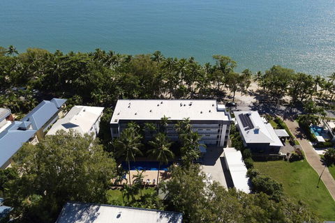 Agincourt Beachfront Apartments - Stayed 3