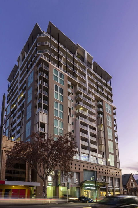 Oaks Adelaide Embassy Suites - Stayed 2