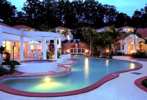 Royal Woods Resort - Stayed 3