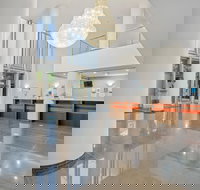 Tweed Ultima - Stayed