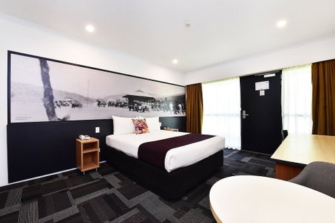 Mercure Alice Springs Resort - Stays Accommodation 4