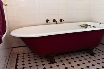 Carlyle House B & B - Stayed 5