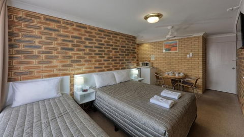 Gunsynd Motor Inn - Stayed 5