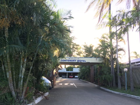 Centenary Motor Inn - Stays Accommodation 1
