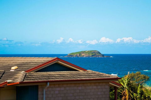Beach Haven Executive Apartments - Stayed 7
