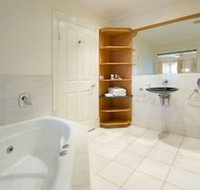 Lakeside Suites 2 - Stays Accommodation