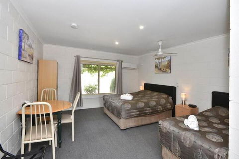 Inglewood Motel And Caravan Park - Stayed 6
