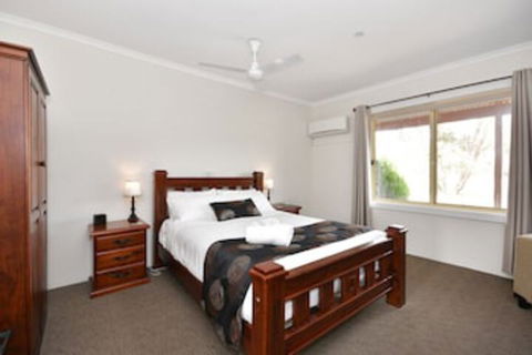 Inglewood Motel And Caravan Park - Stayed 0