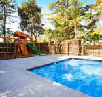 Beach House Apartments - Stays Accommodation
