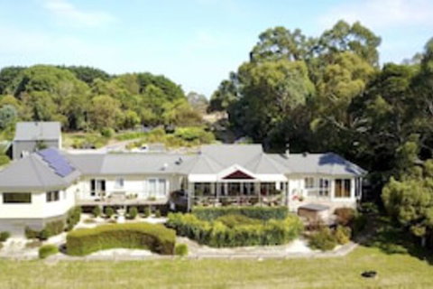 Llarrinda Bed & Breakfast - Stays Accommodation 0
