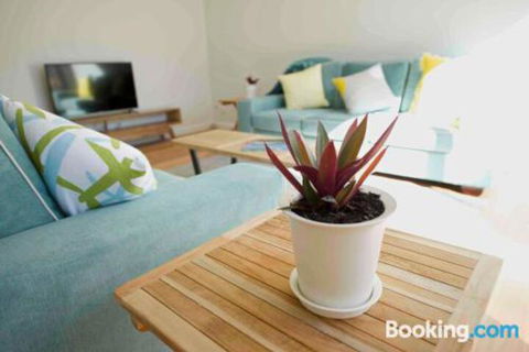 Sunny Blinco Street House - Stayed 4