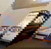 Deloraine Hotel - Stayed