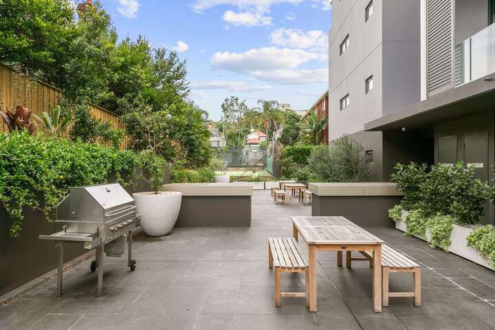 St Leonards NSW Stayed