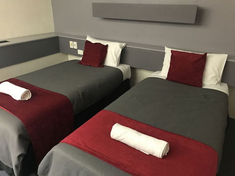Emerald Central Hotel - Stayed 5