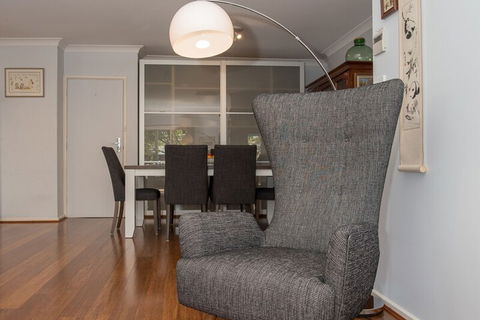 Canberra's White House - Stays Accommodation 4