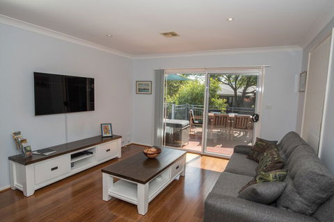 Canberra's White House - Stays Accommodation 5