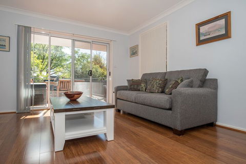 Canberra's White House - Stays Accommodation 2