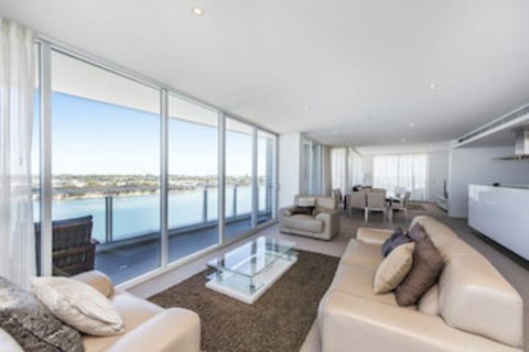 Bridgepoint 1005 - Stayed 0