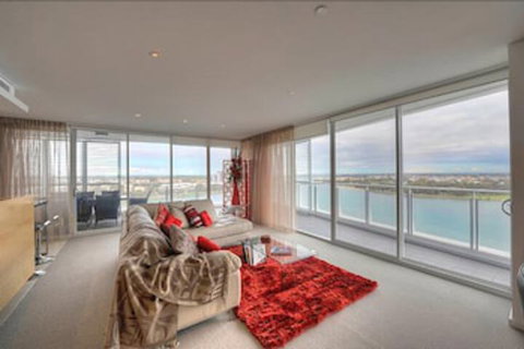 Bridgepoint 1105 - Stayed 0