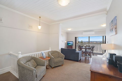 Newcastle Short Stay Apartments - Vista Apartment - Stays Accommodation 0