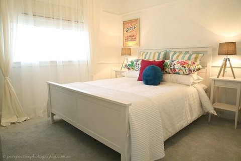 The Sampson - Orange - Stays Accommodation 2