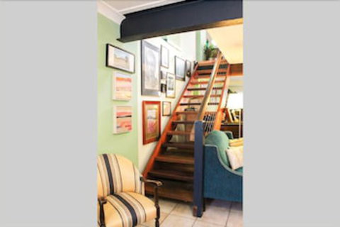 Historic Cottage - Stayed 1