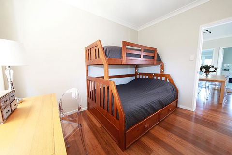 Bundeena Base Holiday Home - Stayed 3