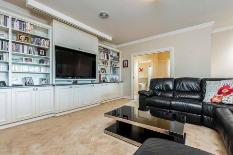 La Bella Vita - Stays Accommodation 5