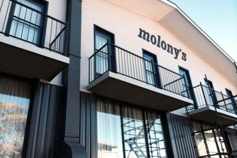 Molonys 12 - Stayed 4