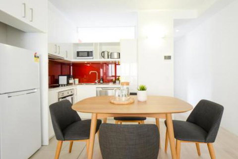 Canvas Suites On Russell Place - Stays Accommodation 4