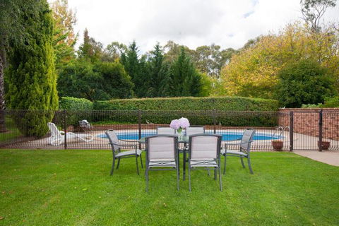 Clifton Gardens Bed & Breakfast Orange - Stayed 7