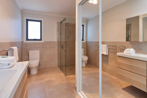 Whale Watcher 1 - Stayed 0