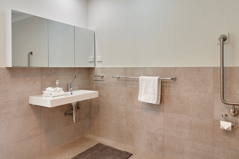 Whale Watcher 2 - Stayed 3