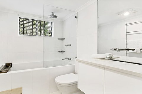 The Apartment Service MORTN - Stayed 2