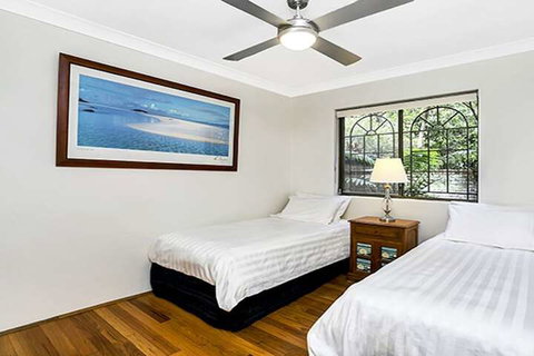 The Apartment Service MORTN - Stayed 3