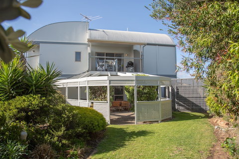 Through The Looking Glass - Stayed 0