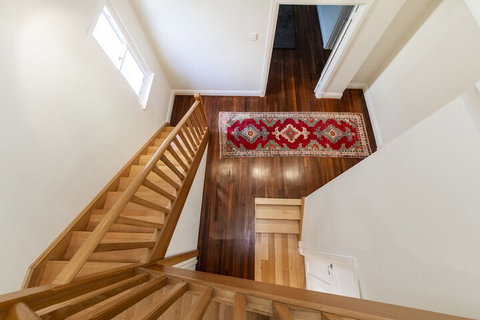 Inner Western Suburbs Retreat - Stays Accommodation 4