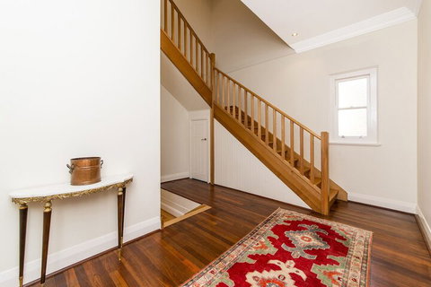 Inner Western Suburbs Retreat - Stays Accommodation 3