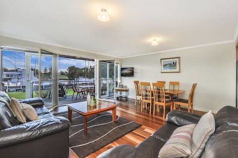 JOHANSSONS PERCH No. 1 - Stays Accommodation 0