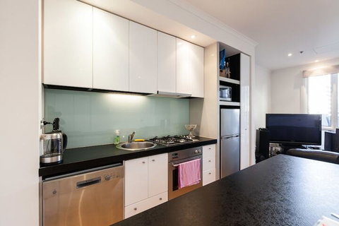 CLAUDE, 2BDR Melbourne Apartment - Stayed 4