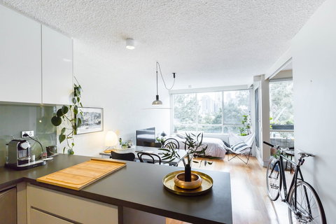 ISAAC, 1BDR South Melbourne Apartment - Stayed 4