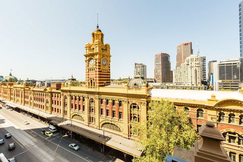 BELLE, 2BDR Melbourne Apartment - Stays Accommodation 2