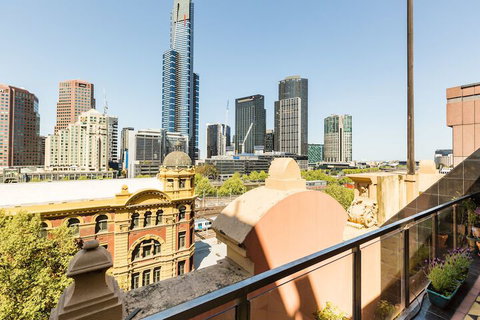 BELLE, 2BDR Melbourne Apartment - Stays Accommodation 1