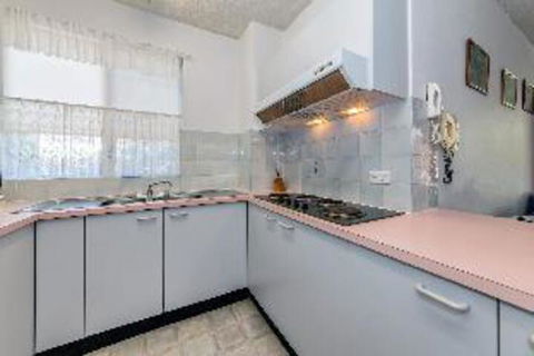 2 Bedroom Apartment Gretel Lodge Unit 4 - Stayed 4